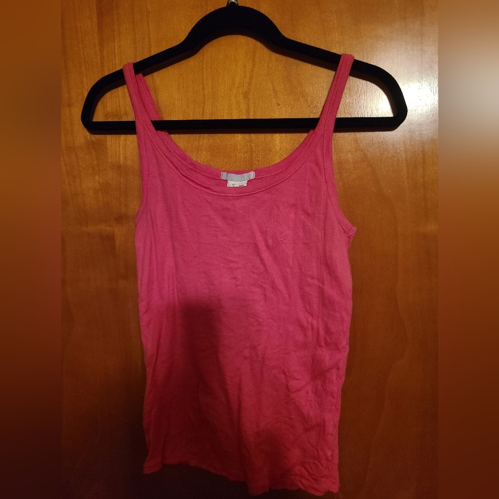 Gently worn, ribbed fuschia tank top